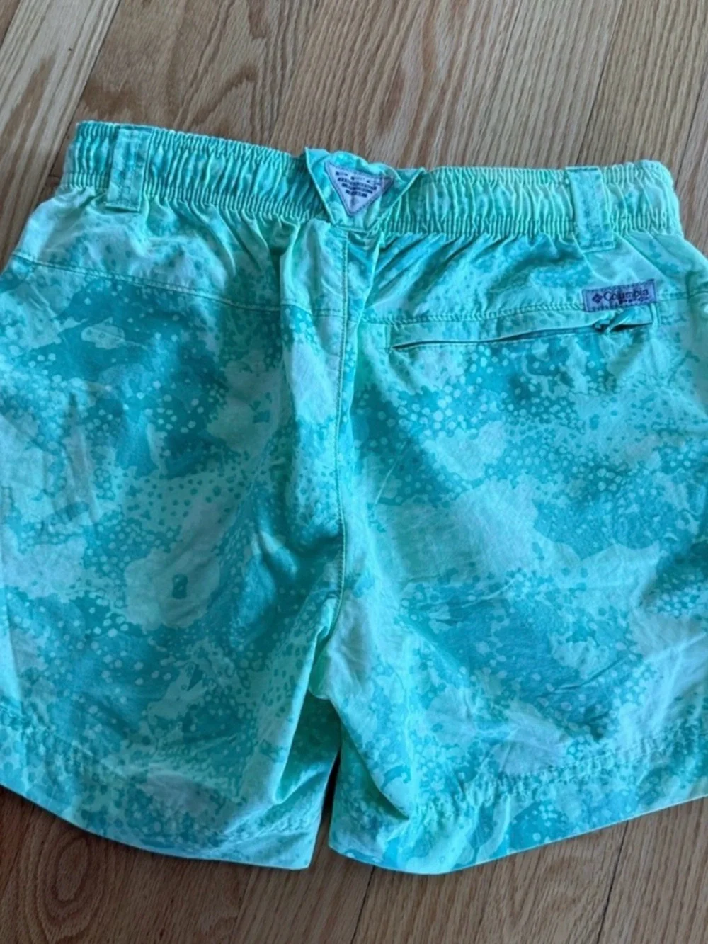 Columbia Aqua Teal Patterned Women's fishing hiking athletic Shorts